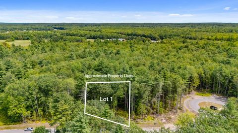 Photo of 2 Dogwood Circle, Kennebunk, ME 04043 (MLS # 1635162)
