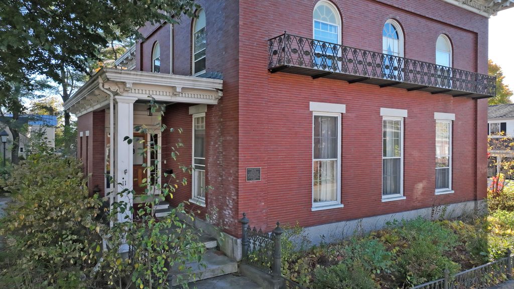 Photo of 11 Lincoln Street, Brunswick, ME 04011 (MLS # 1641350)