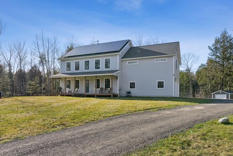 Photo of 5 Harmony Way, Falmouth, ME 04105 (MLS # 1628357)