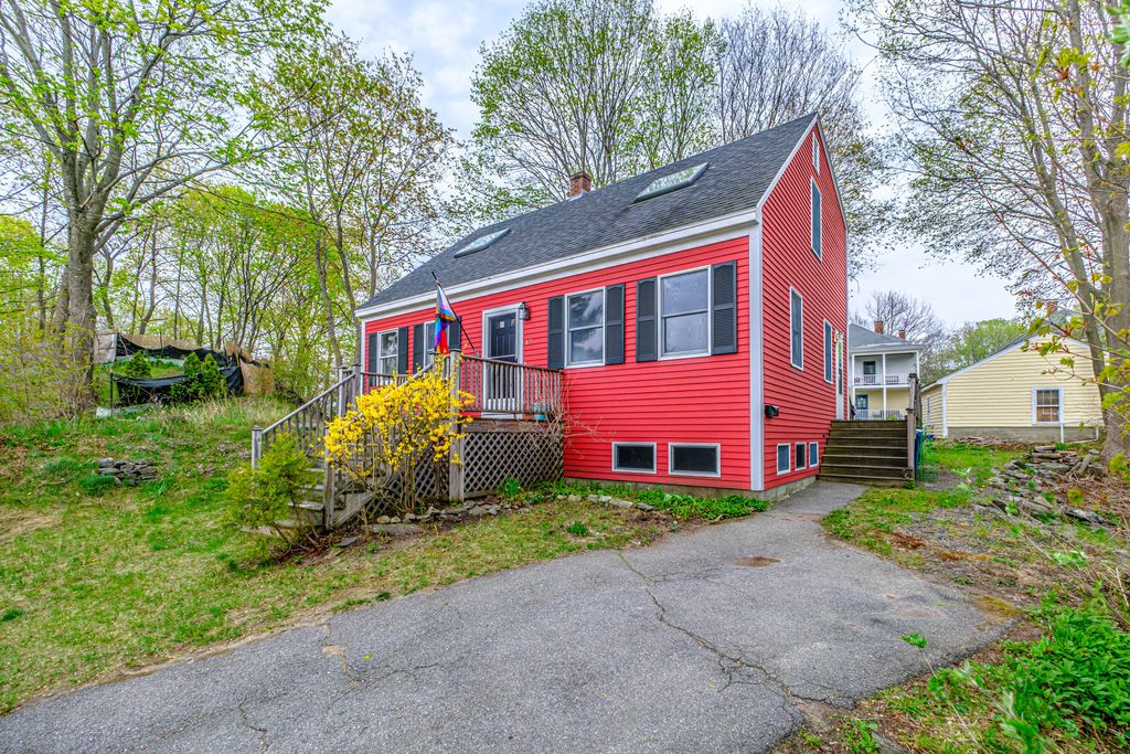 Photo of 17 Belfield Street, Portland, ME 04103 (MLS # 1661933)