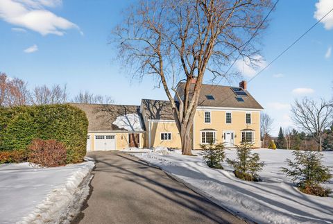 Photo of 525 W Auburn Road, Auburn, ME 04210 (MLS # 1653407)