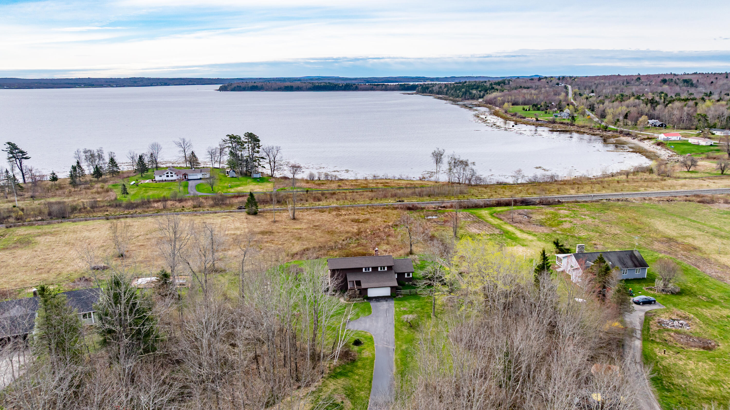 24 Fort Point Cove Road