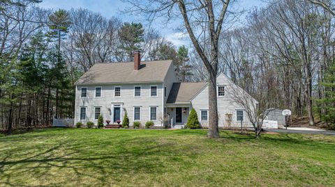 Photo of 4 Hearthstone Drive, Kennebunk, ME 04043 (MLS # 1661538)