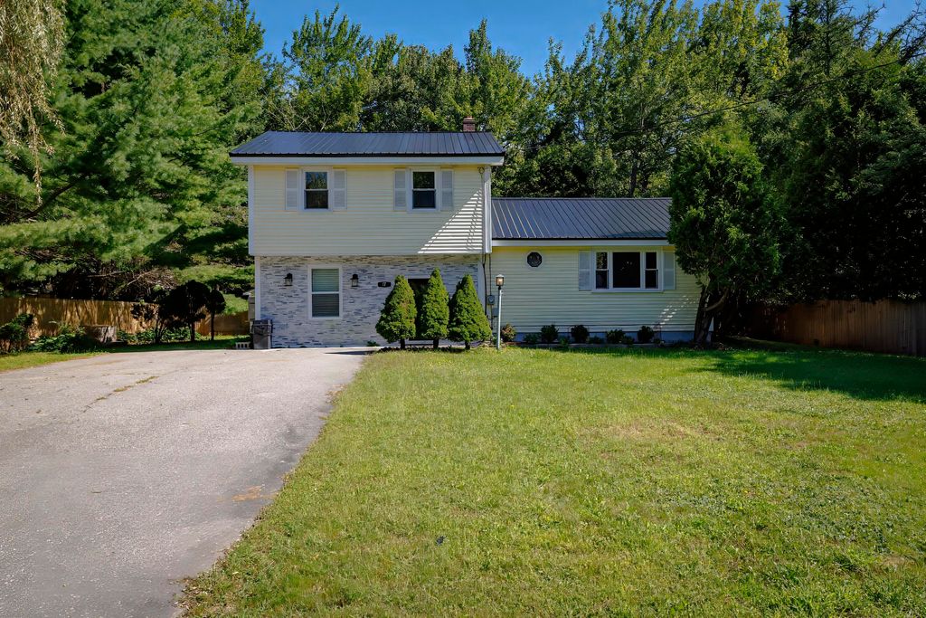 Photo of 17 Mcdonald Avenue, Ellsworth, ME 04605 (MLS # 1646525)