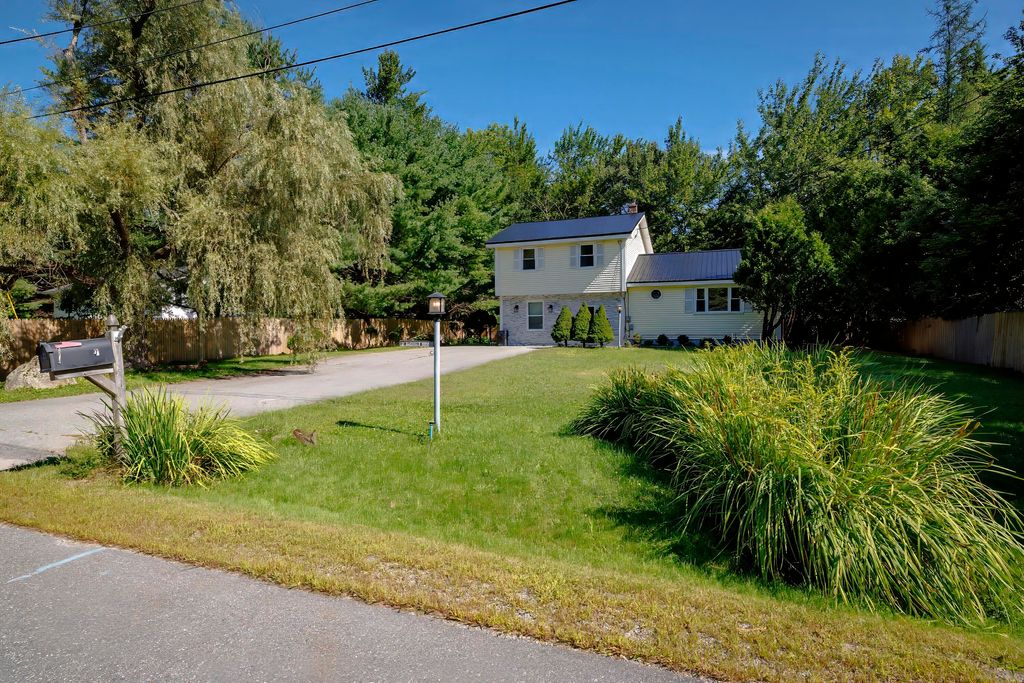Photo of 17 Mcdonald Avenue, Ellsworth, ME 04605 (MLS # 1646525)