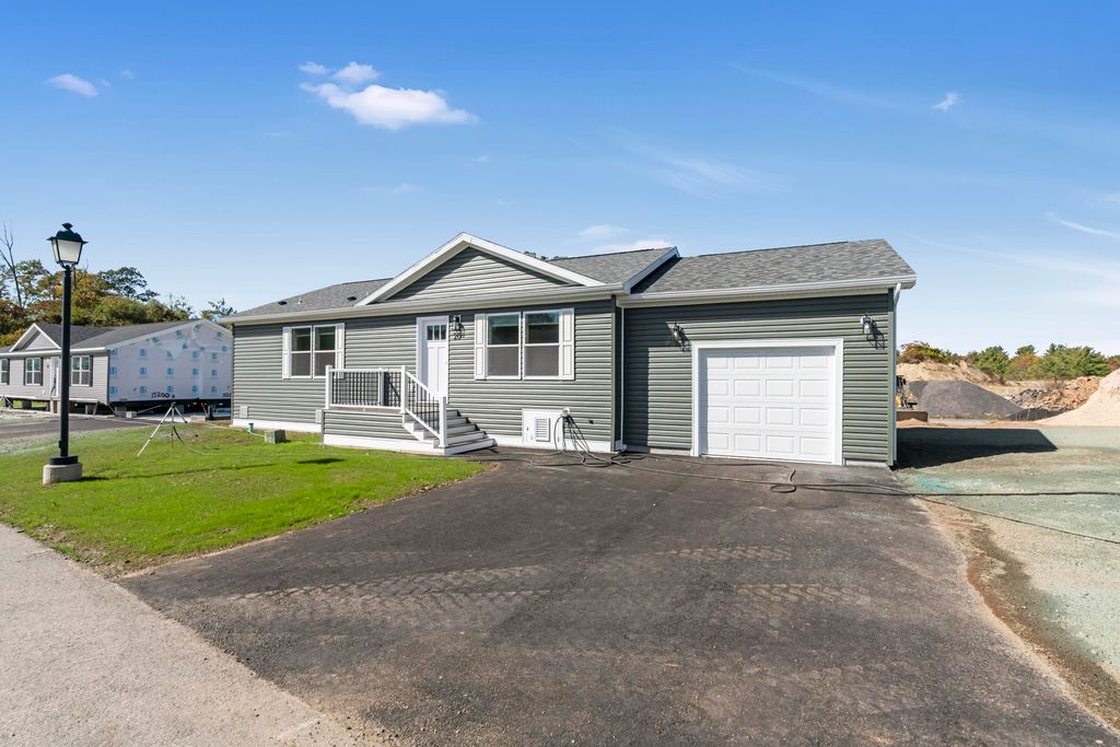 Photo of 20 Colony Way, Kittery, ME 03904 (MLS # 1657109)