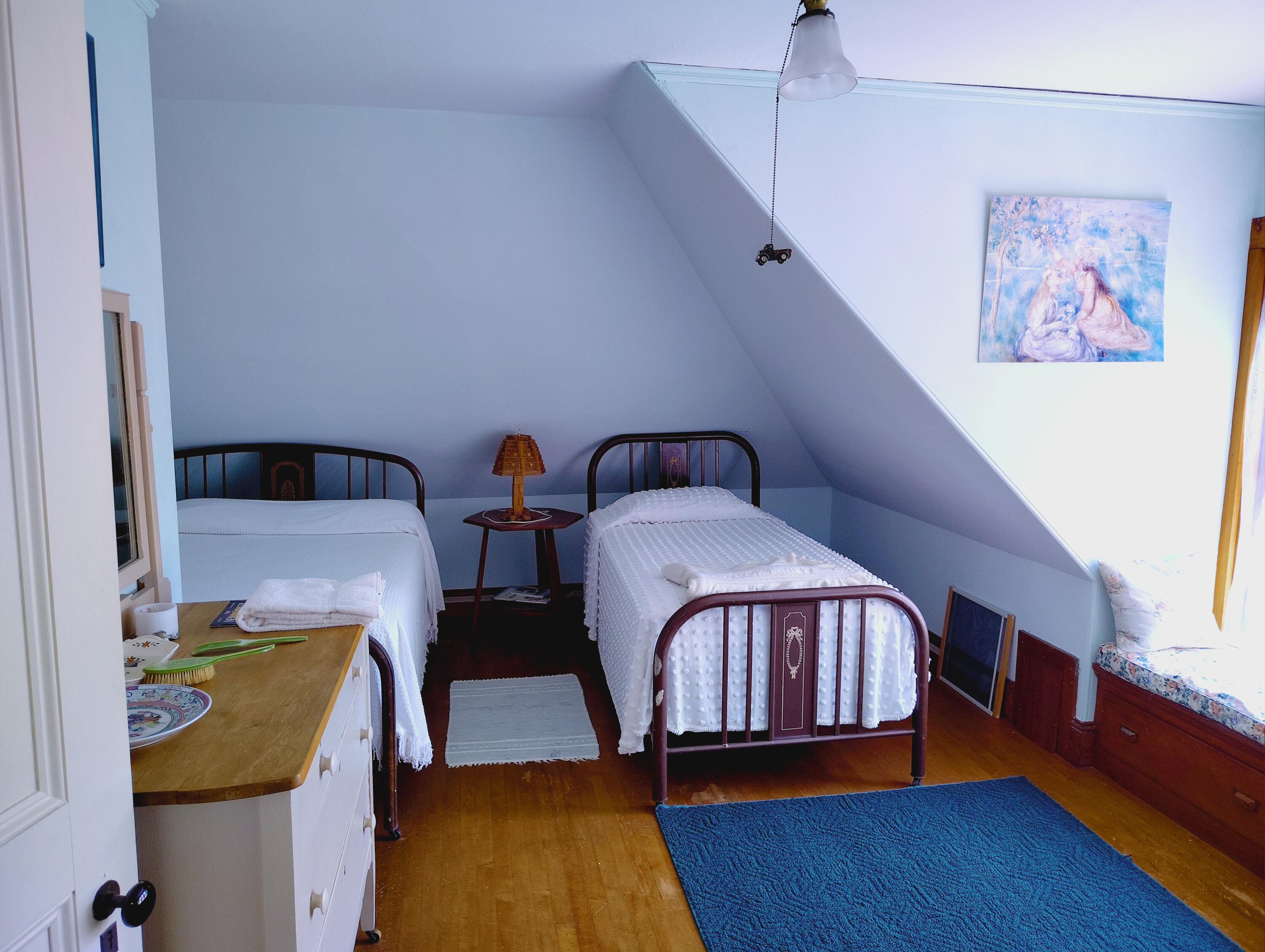 Sorrento, Maine 04677, United States, 7 Bedrooms Bedrooms, ,4 BathroomsBathrooms,Residential,Active,190685