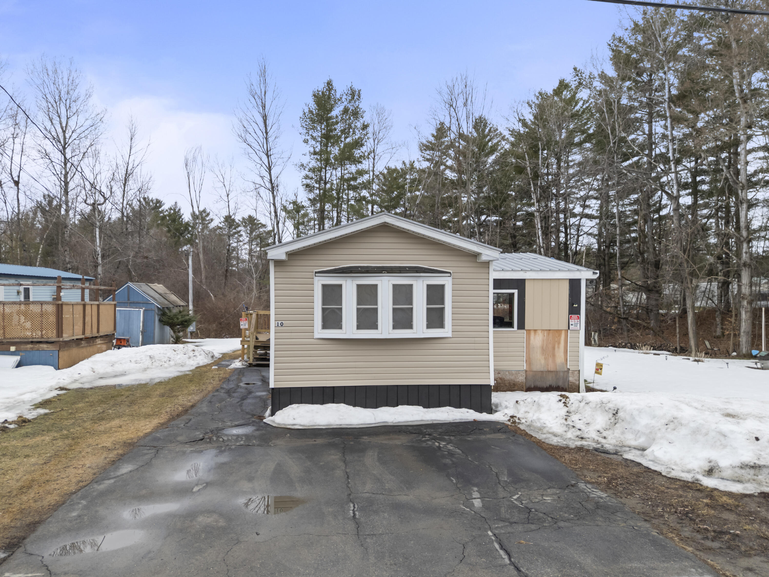 10 Village Green Road