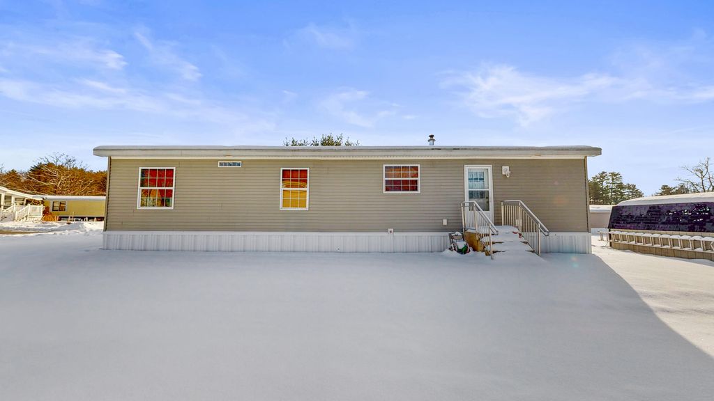 Photo of 8 Sheldon Place, Lewiston, ME 04240 (MLS # 1648752)