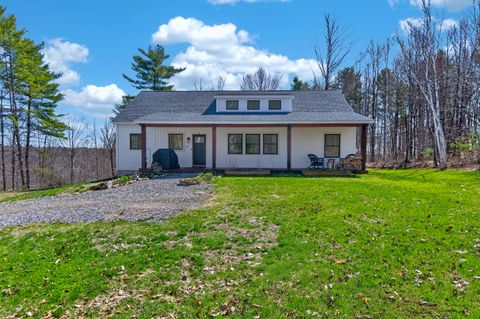 Photo of 4 Overlook Drive, Richmond, ME 04357 (MLS # 1661072)