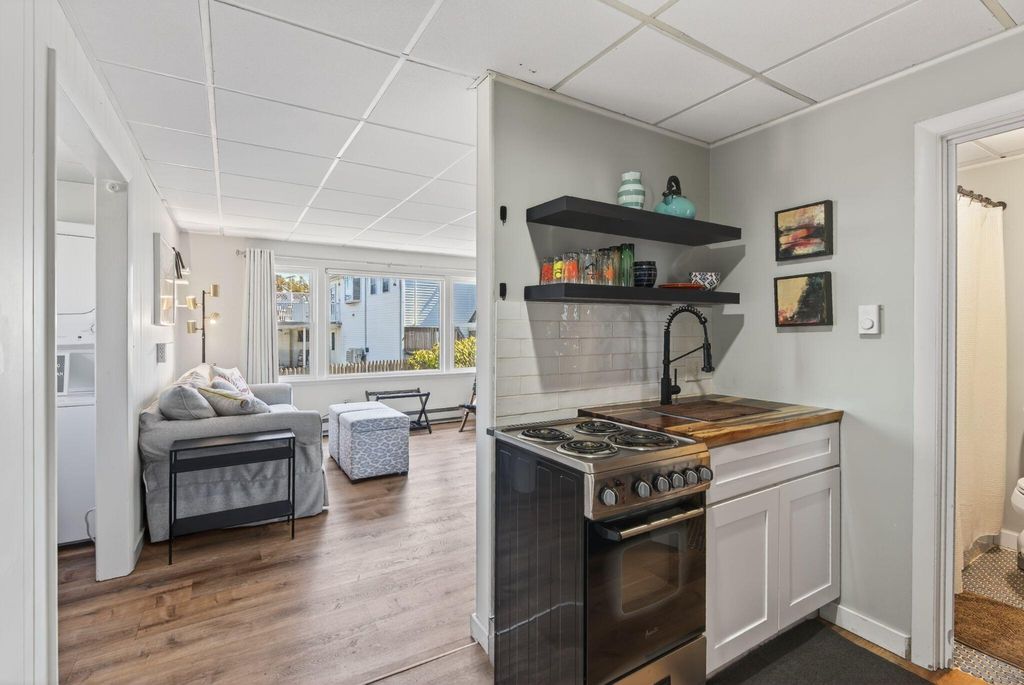 Photo of 9 E Grand Avenue #1, Scarborough, ME 04074 (MLS # 1657850)