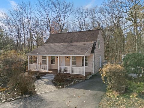 Photo of 4 Chelsey Lane, Gray, ME 04039 (MLS # 1644126)
