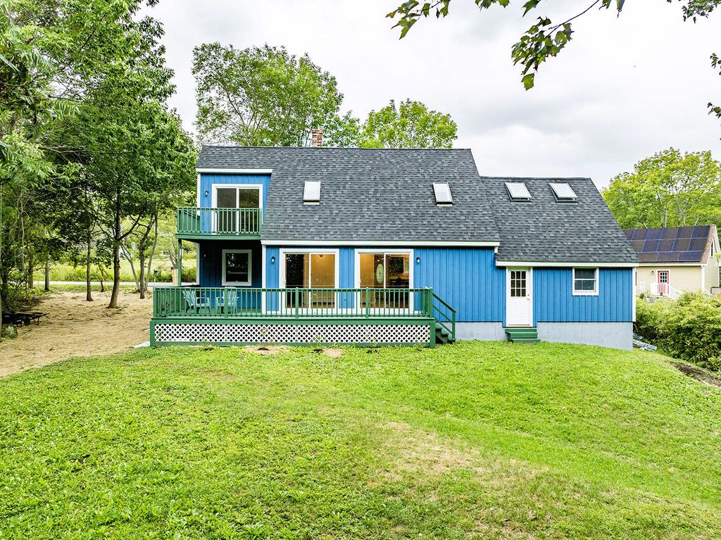 Photo of 36 Sunrise Terrace, Thomaston, ME 04861 (MLS # 1648774)