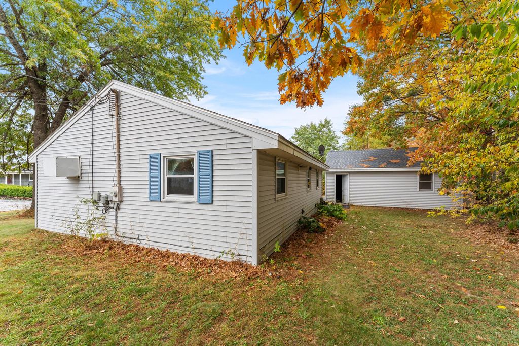 Photo of 17 Sunrise Circle, Augusta, ME 04330 (MLS # 1641698)