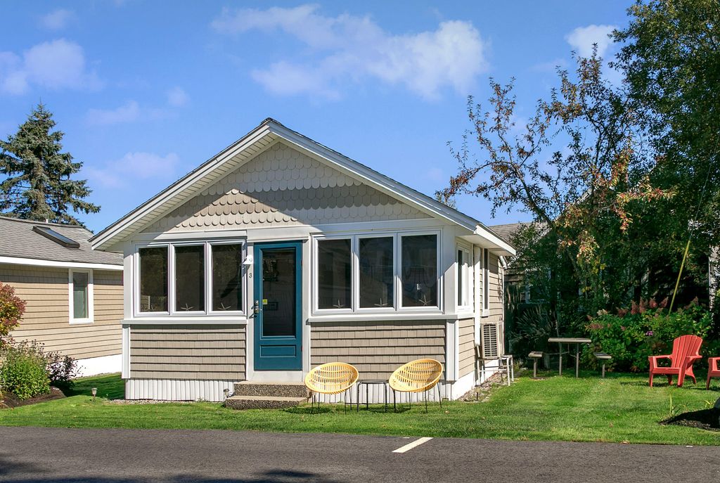 Photo of 3 Breakwater Court #1, Kennebunk, ME 04043 (MLS # 1640302)