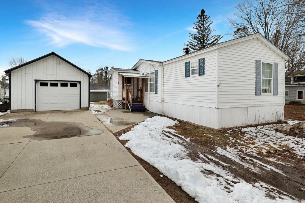 Photo of 22 Robbins Avenue, Dixfield, ME 04224 (MLS # 1617169)