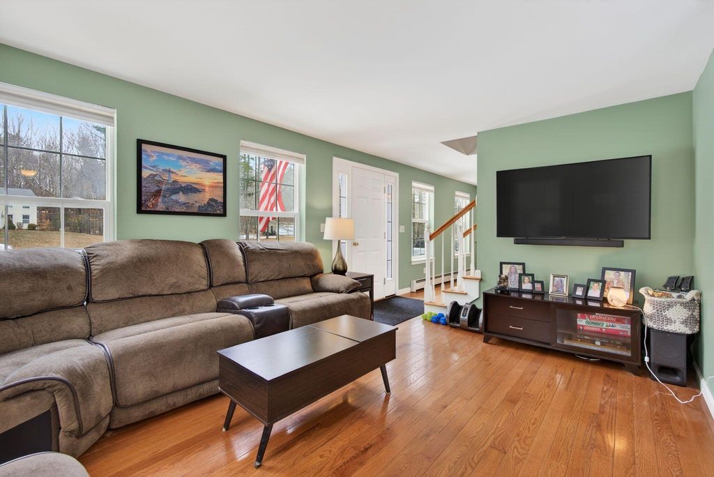 Photo of 16 Captain's Way, Buxton, ME 04093 (MLS # 1656227)