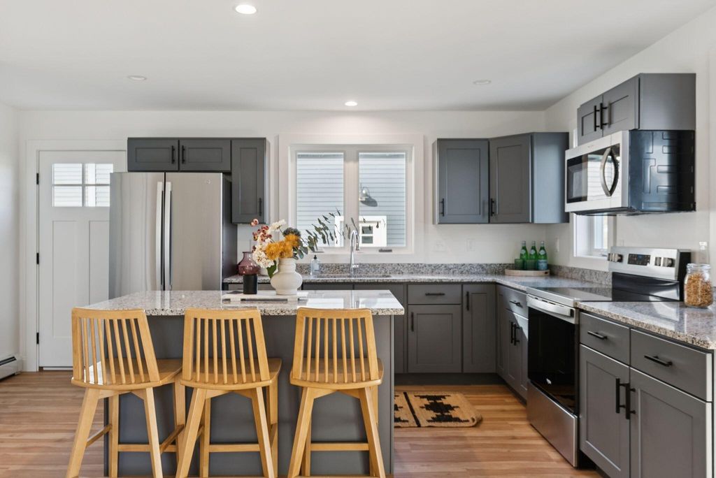 Photo of 11 Feldspar Lane #6, Cumberland, ME 04021 (MLS # 1638650)