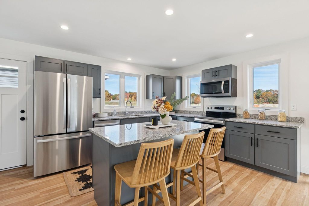 Photo of 11 Feldspar Lane #6, Cumberland, ME 04021 (MLS # 1638650)