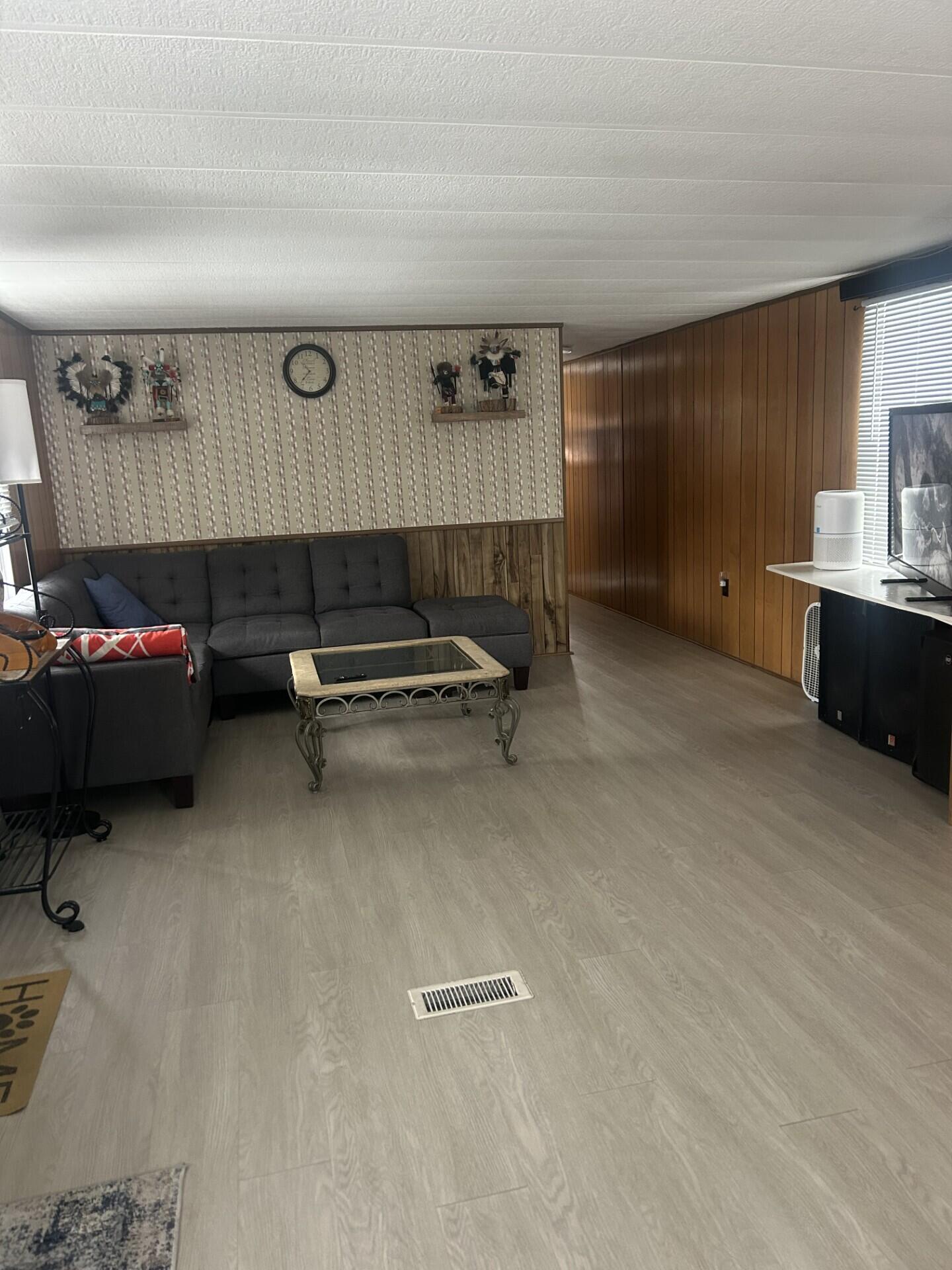 384 Main Street 16