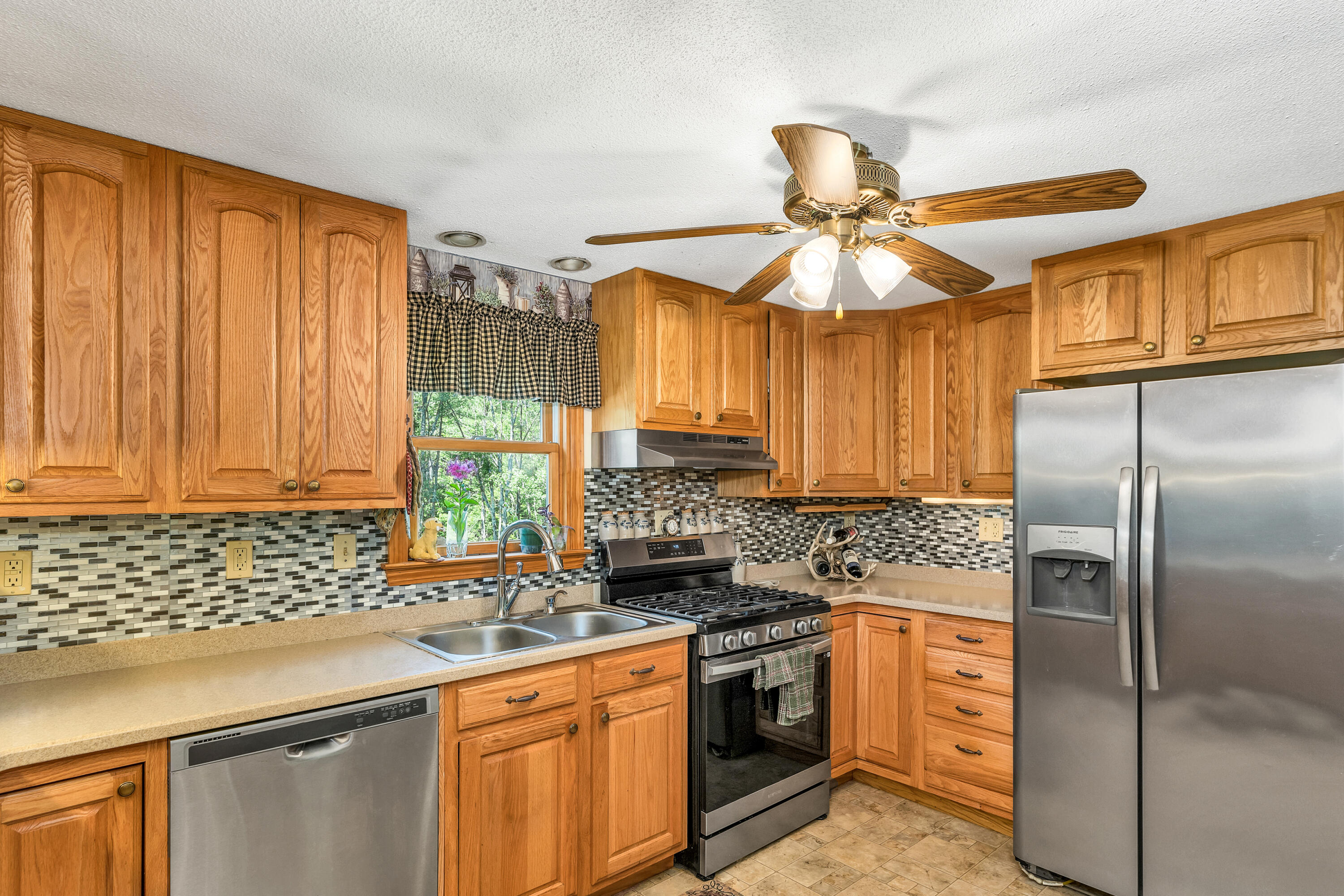 Porter, Maine 04068, United States, 3 Bedrooms Bedrooms, ,3 BathroomsBathrooms,Residential,Active,184114