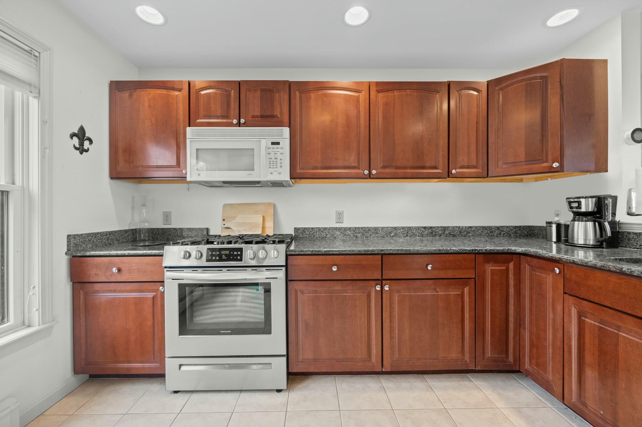 Stockton Springs, Maine 04981, United States, 4 Bedrooms Bedrooms, ,3 BathroomsBathrooms,Residential,Pending,107938