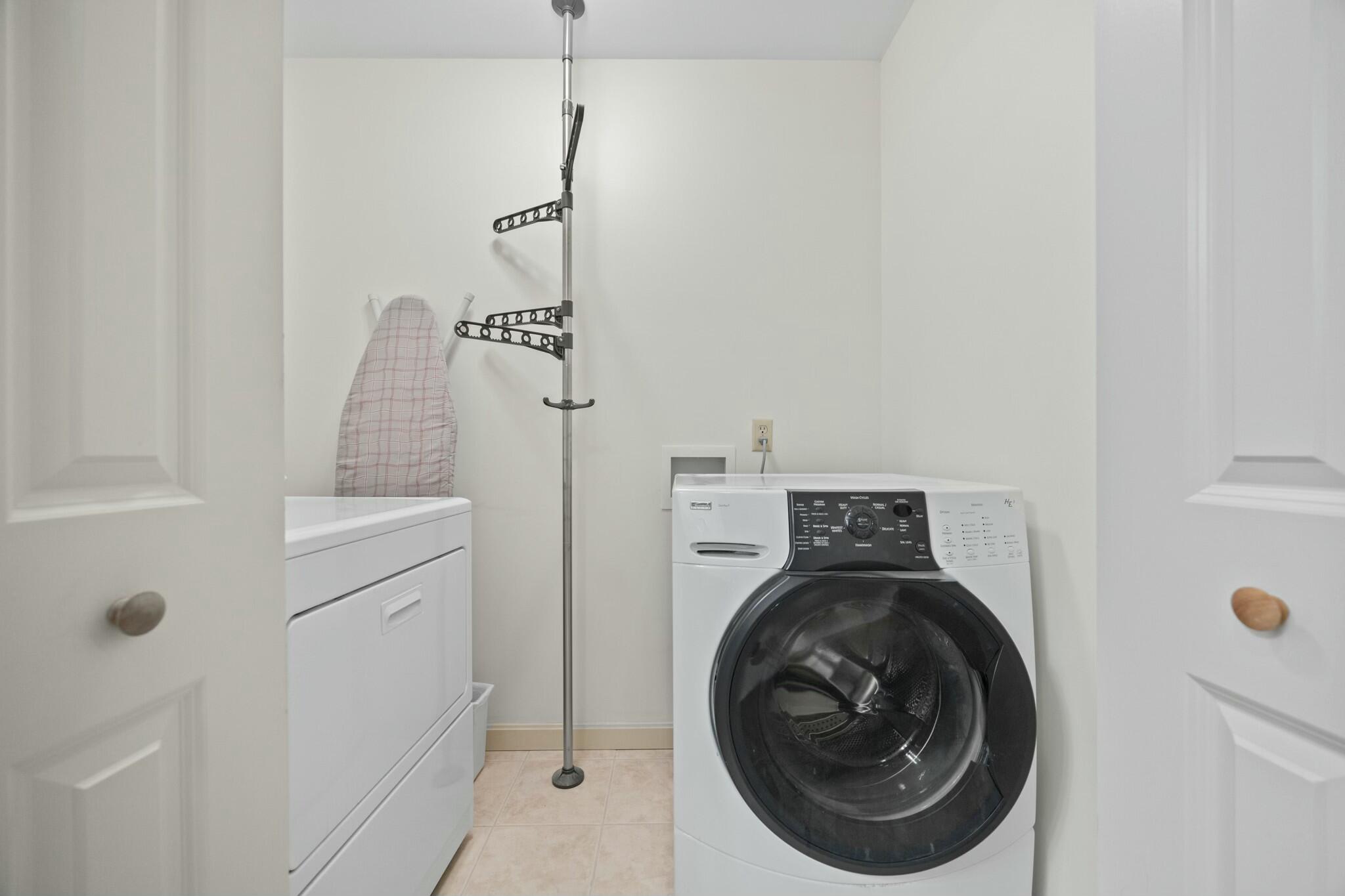 Stockton Springs, Maine 04981, United States, 4 Bedrooms Bedrooms, ,3 BathroomsBathrooms,Residential,Pending,107938