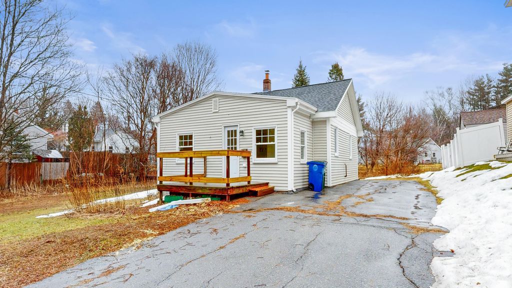 Photo of 36 Arlington Avenue, Westbrook, ME 04092 (MLS # 1654524)