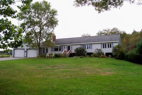 Photo of 593 W Main Street, Waldoboro, ME 04572 (MLS # 1654408)