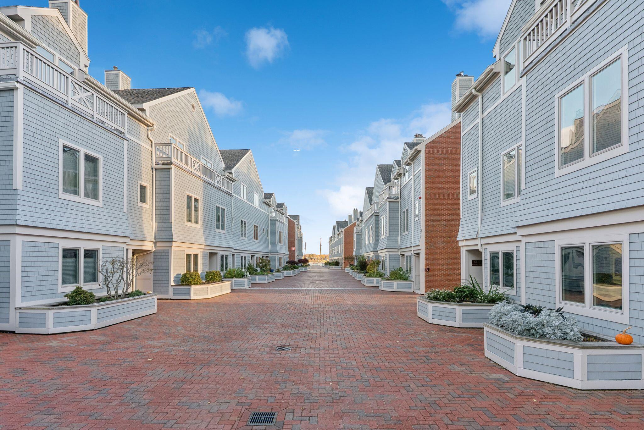 105 Chandlers Wharf 105