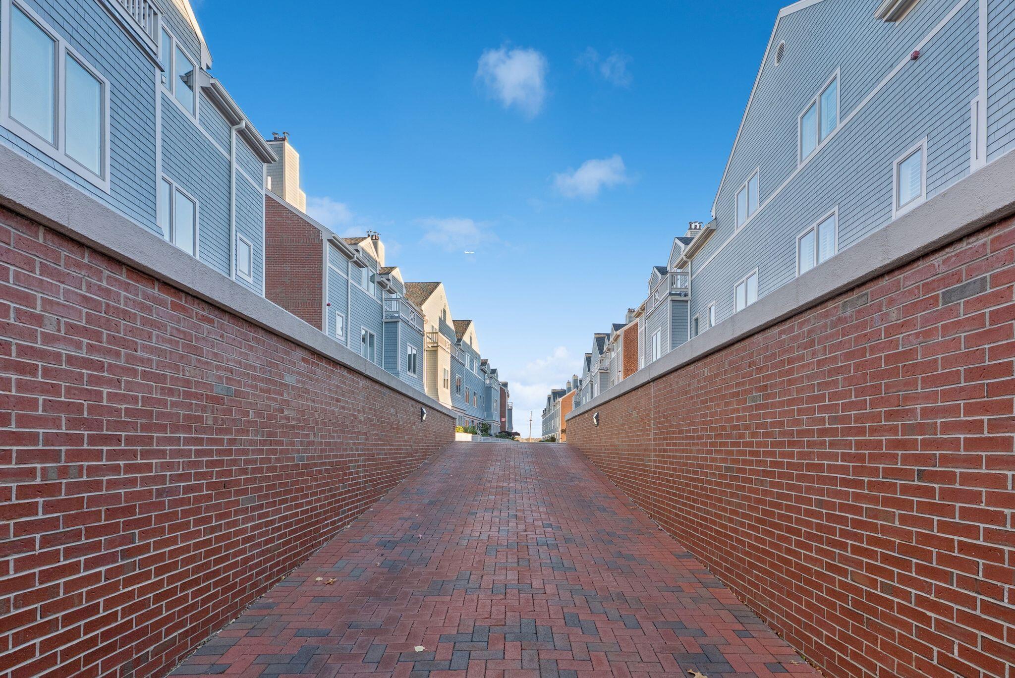 105 Chandlers Wharf 105