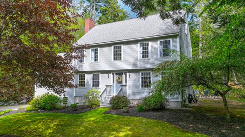 Photo of 25 Jefferson Court, Naples, ME 04055 (MLS # 1663464)