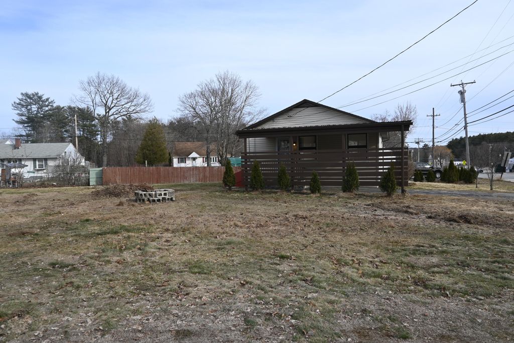 Photo of 13 Frost Hill Avenue, Lisbon, ME 04252 (MLS # 1654726)