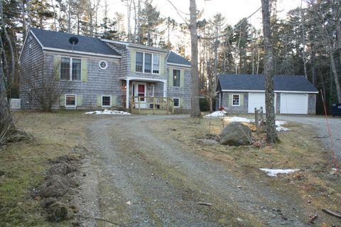 Photo of 43 Oak Drive, Northport, ME 04849 (MLS # 1647325)