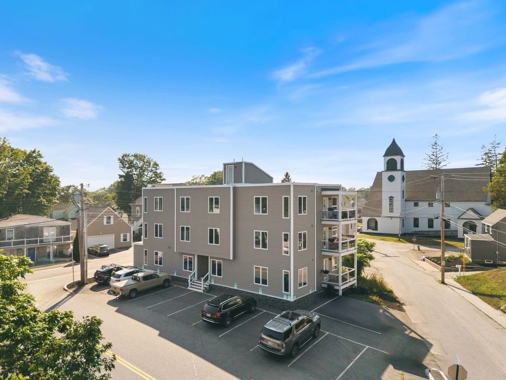 Photo of 88 Union Avenue #301, Old Orchard Beach, ME 04064 (MLS # 1650195)
