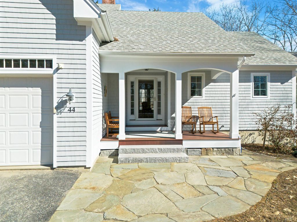 Photo of 44 Island View Lane, Brunswick, ME 04011 (MLS # 1655214)