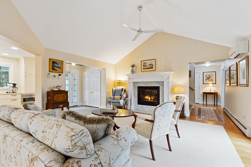 Brunswick, Maine, 04011, United States, 3 Bedrooms Bedrooms, ,4 BathroomsBathrooms,Residential,Active,2029713