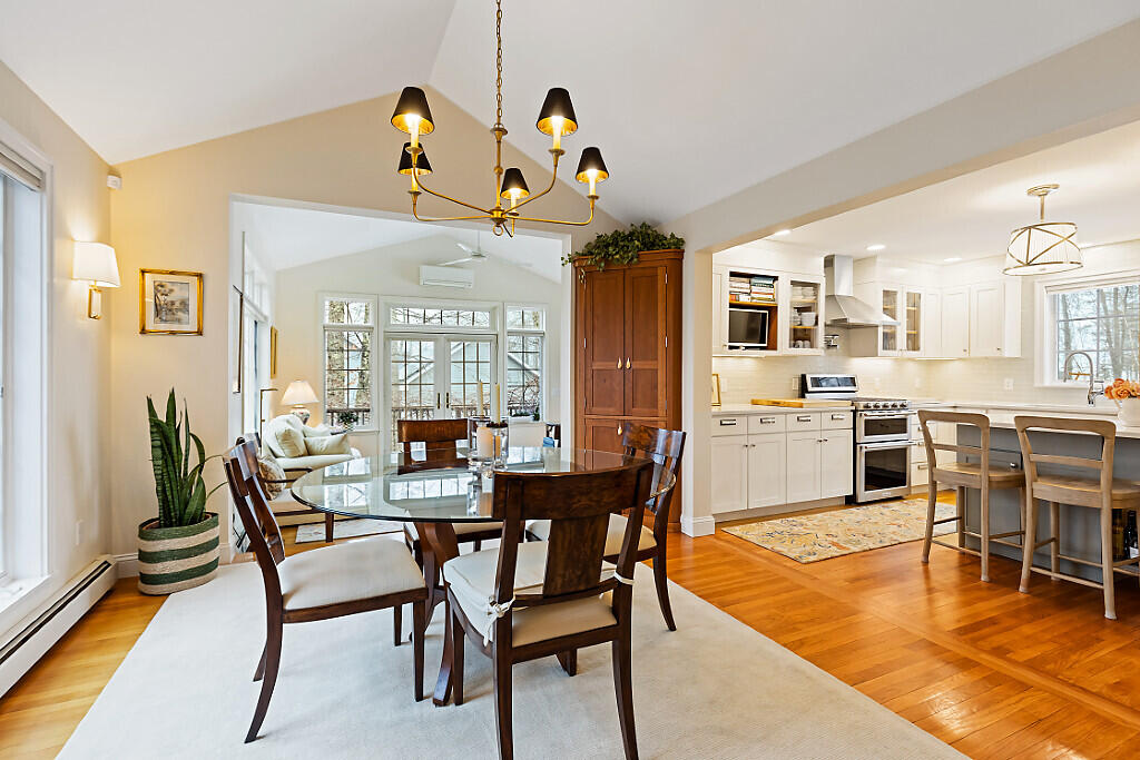 Brunswick, Maine, 04011, United States, 3 Bedrooms Bedrooms, ,4 BathroomsBathrooms,Residential,Active,2029713