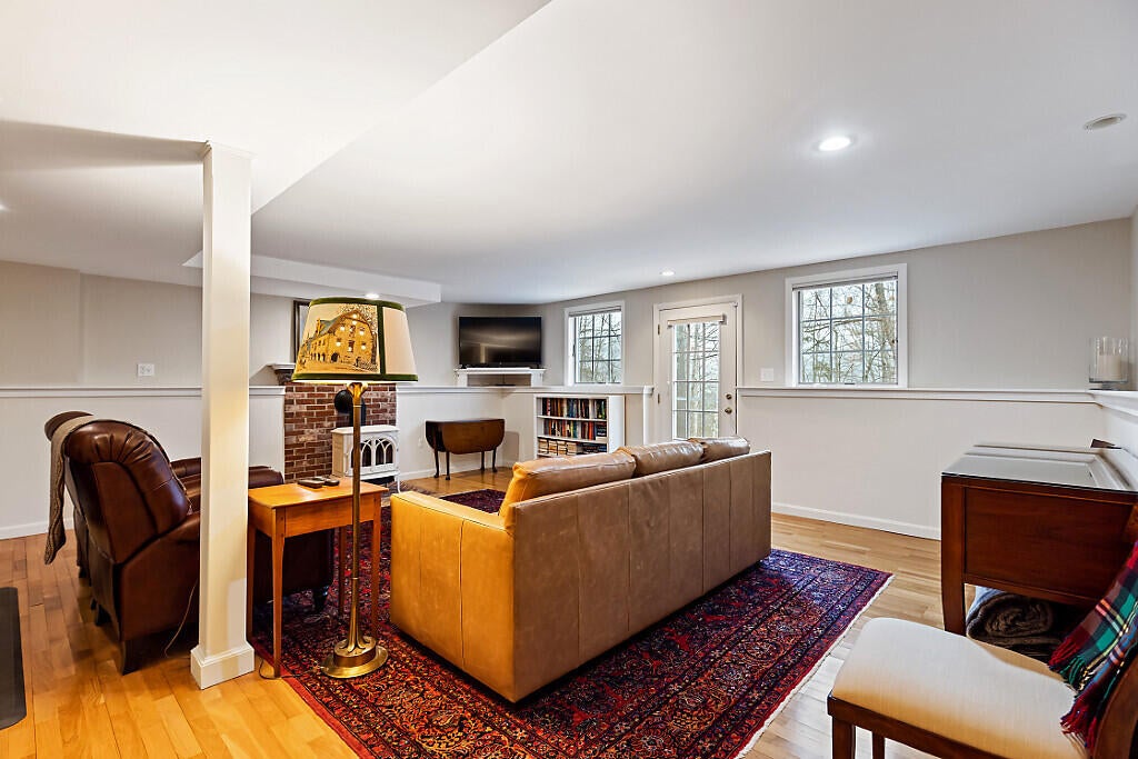 Brunswick, Maine, 04011, United States, 3 Bedrooms Bedrooms, ,4 BathroomsBathrooms,Residential,Active,2029713