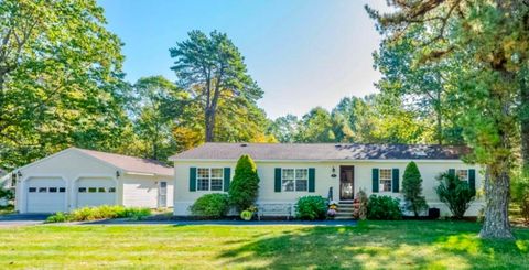 Photo of 41 Marsh Brook Crossing, Sanford, ME 04073 (MLS # 1640244)