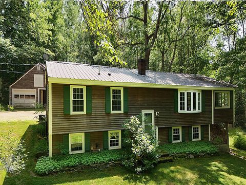 Photo of 178 Lower Cross Road, Nobleboro, ME 04555 (MLS # 1641094)