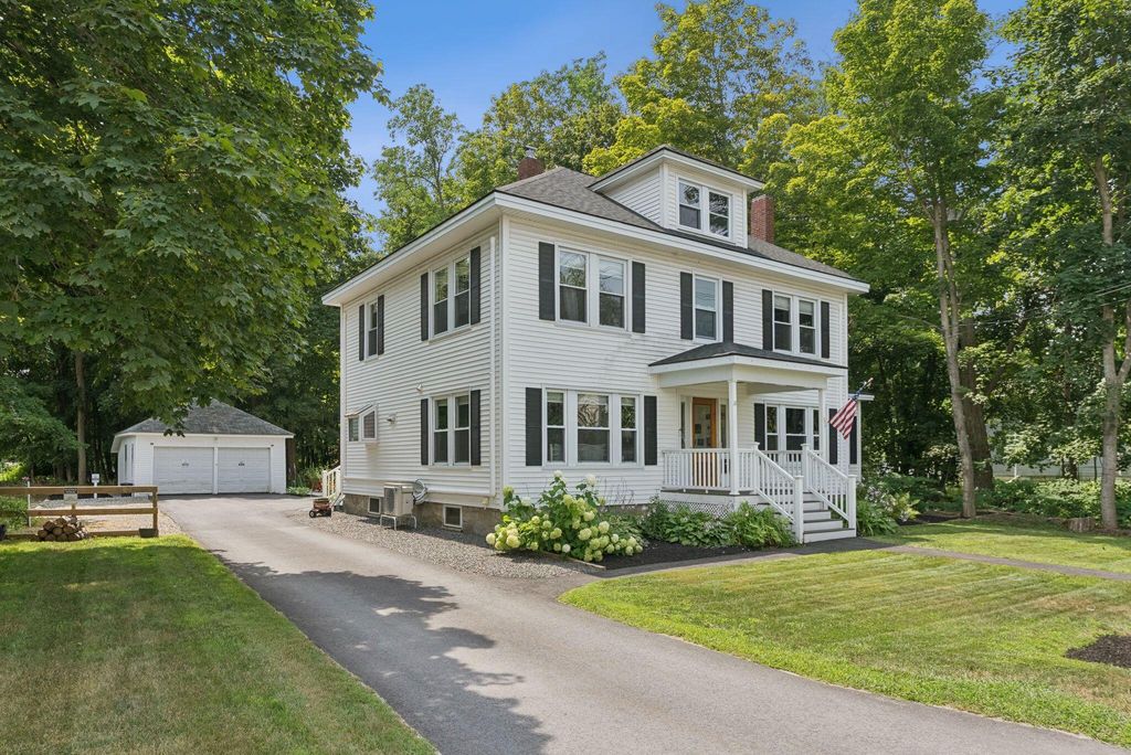 Photo of 14 Yarmouth Road, Gray, ME 04039 (MLS # 1653503)