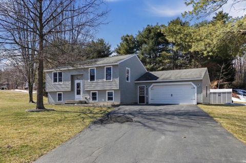 Photo of 2 Running Brook Drive, Sanford, ME 04073 (MLS # 1656393)