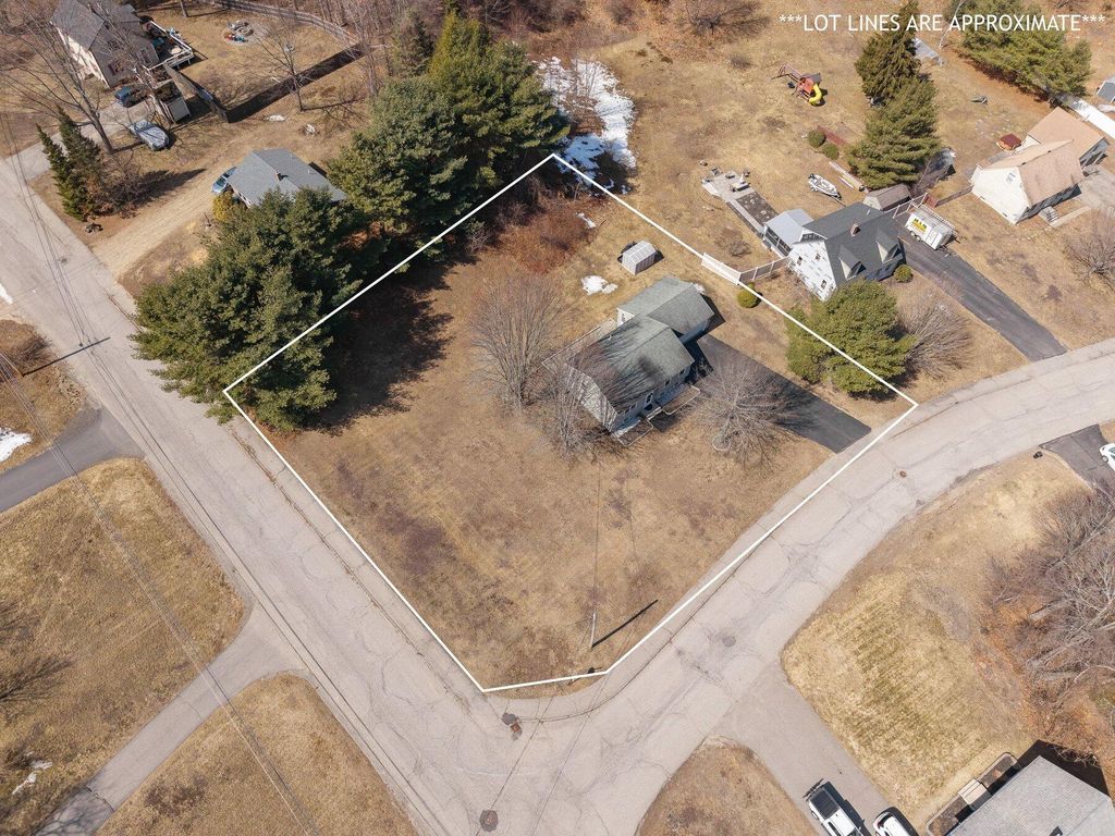 Photo of 2 Running Brook Drive, Sanford, ME 04073 (MLS # 1656393)
