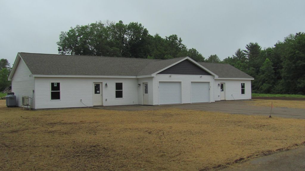 Photo of 18 Thurlow Drive, Oxford, ME 04270 (MLS # 1631364)