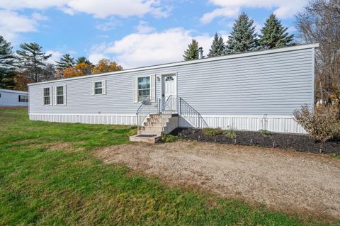 Photo of 30 North Street, Mechanic Falls, ME 04256 (MLS # 1641869) Photo of 30 North Street, Mechanic Falls, ME 04256 (MLS # 1641869)
