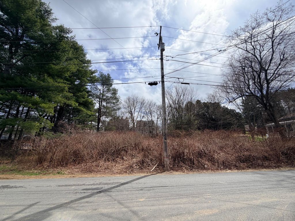 Photo of 153 Cottage Street, Lewiston, ME 04240 (MLS # 1660514)