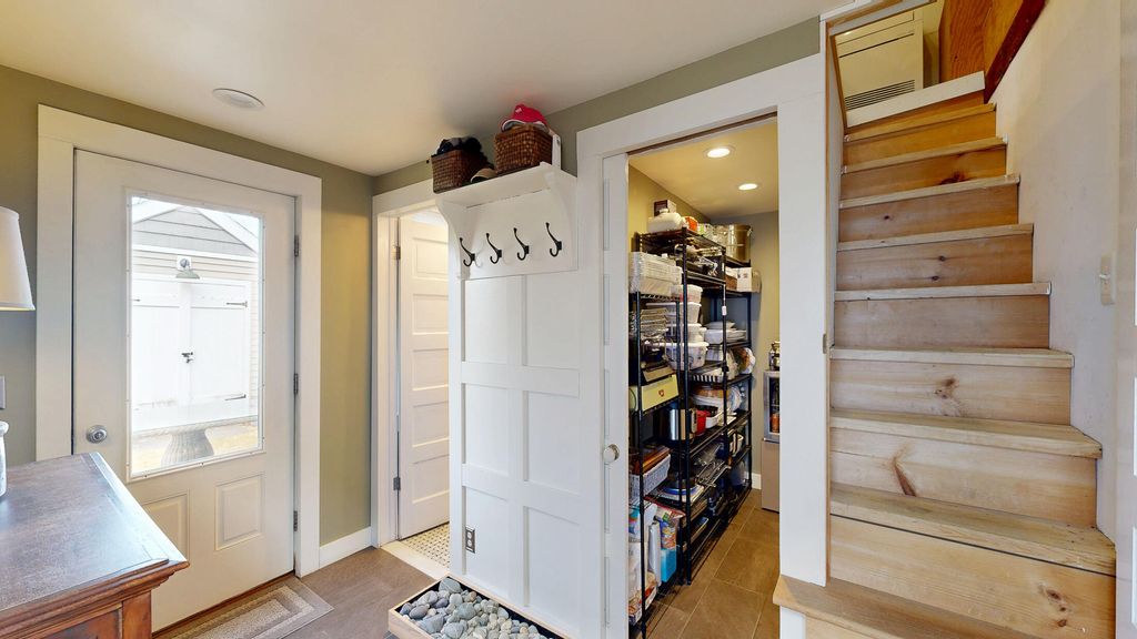 Photo of 15 Wadsworth Street, Thomaston, ME 04861 (MLS # 1656594)