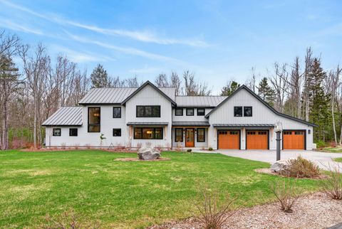 Photo of 42 Binnacle Lane, Kennebunkport, ME 04046 (MLS # 1658881)