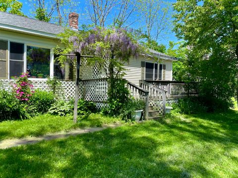 Photo of 595 High Street, Bath, ME 04530 (MLS # 1641430)